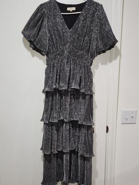 entro Metallic Black & Silver Pleated High-Low Tiered Dress